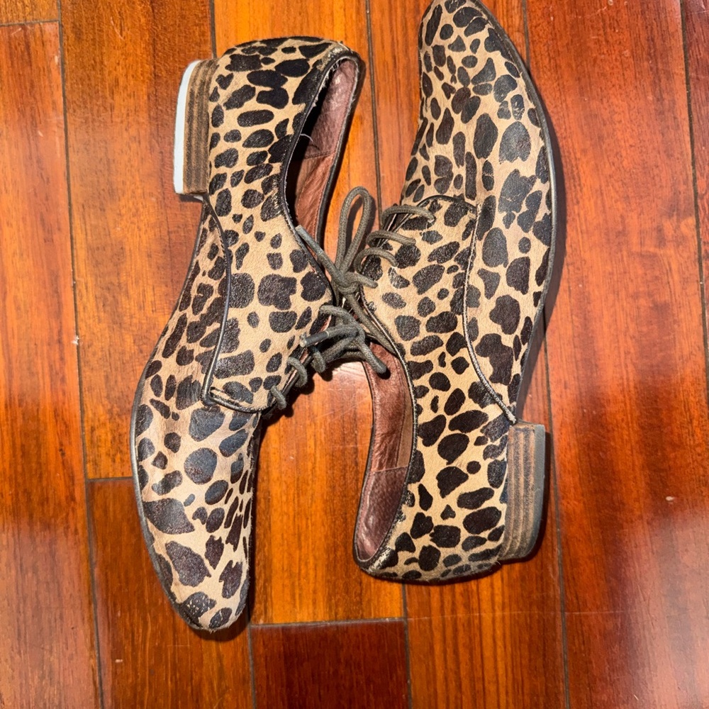 Sam & Libby Leopard Print Flats - Picture 3 of 4
